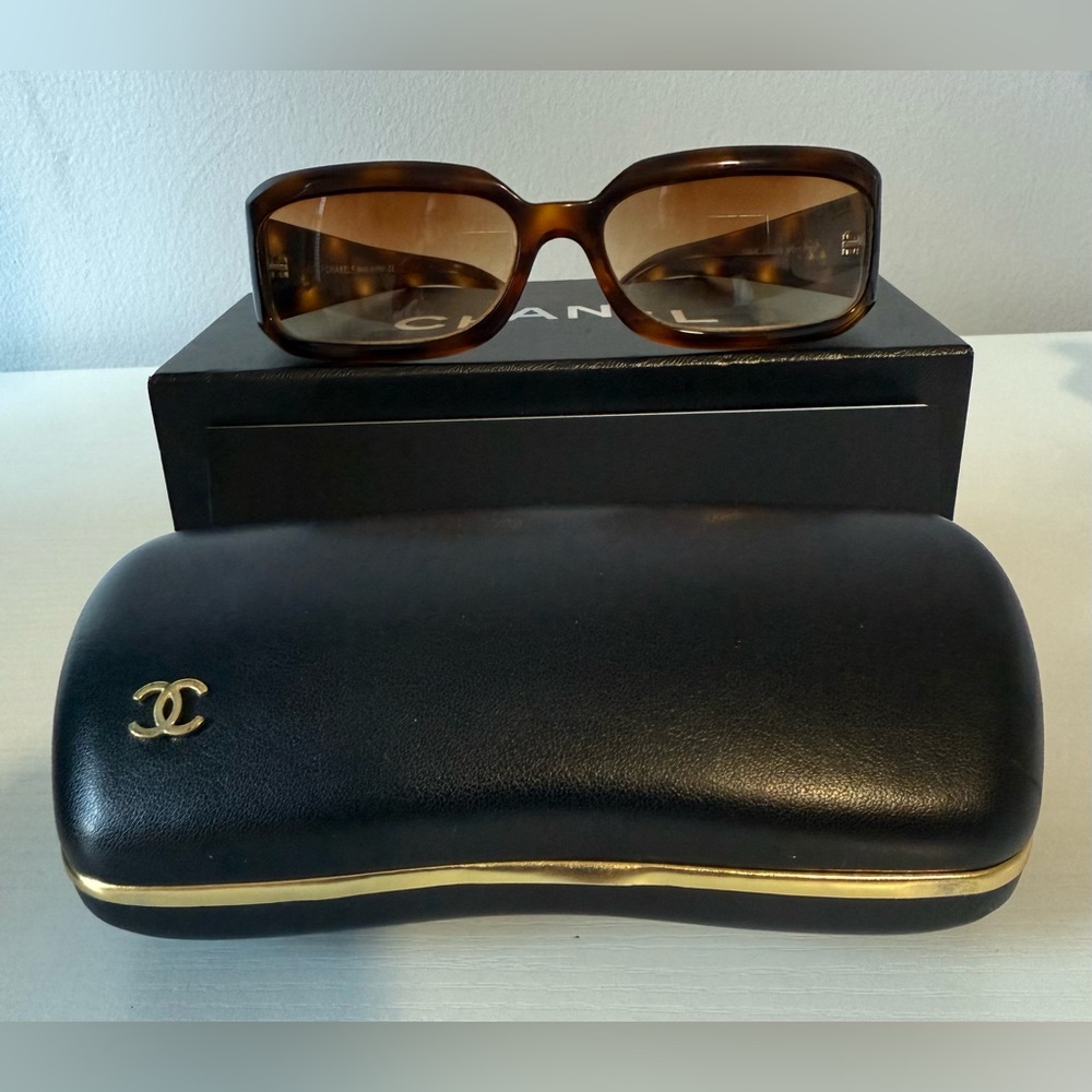 Chanel Tortoiseshell Brown Gradient Rectangular P… - image 1